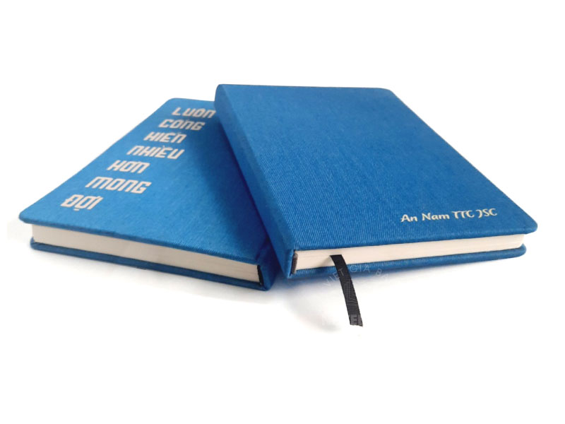 Quà Tặng Độc Đáo Sổ Tay Làm từ vải jean in ấn logo cong ty An Nam